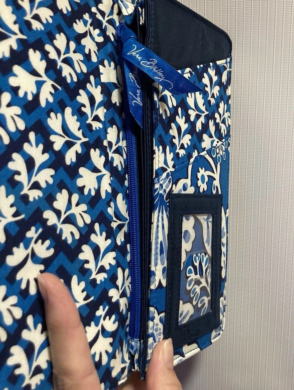 Vera Bradley clutch Wallet Pocket Book Magnetic Closure Blue Paisley - Picture 6 of 8